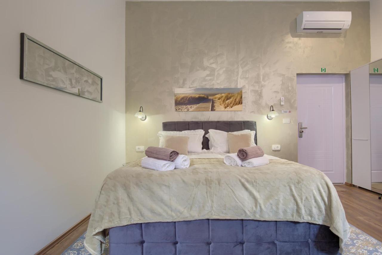 Pasko Properties Rental Пула Экстерьер фото