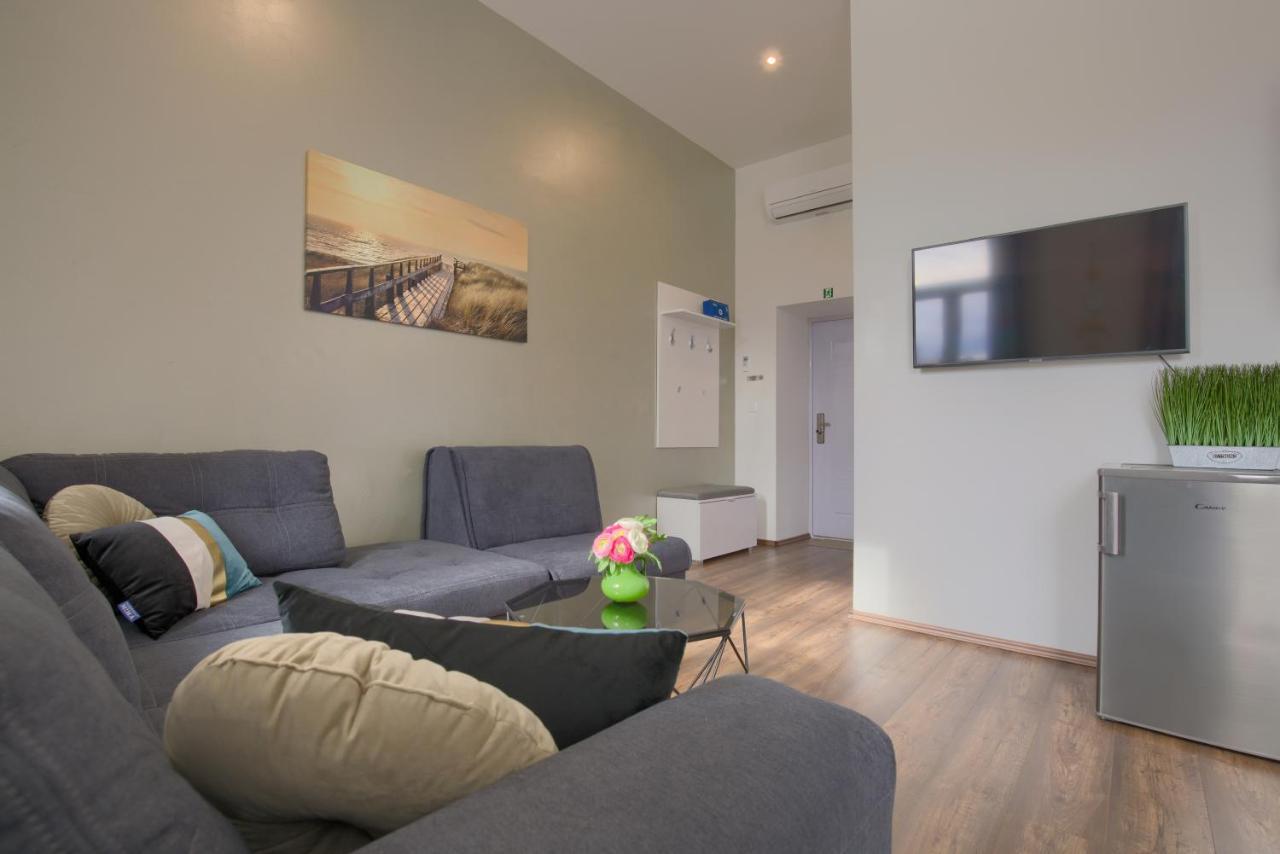 Pasko Properties Rental Пула Экстерьер фото