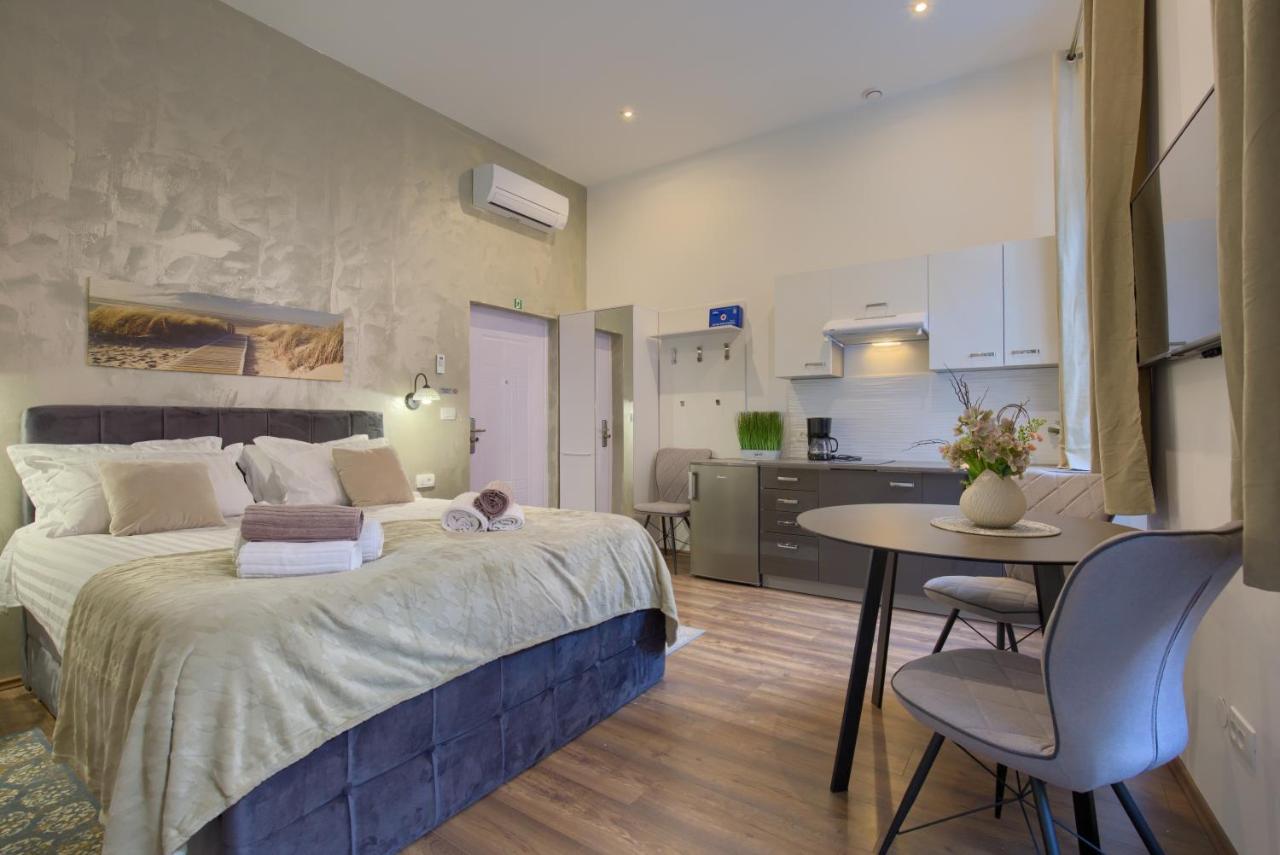 Pasko Properties Rental Пула Экстерьер фото